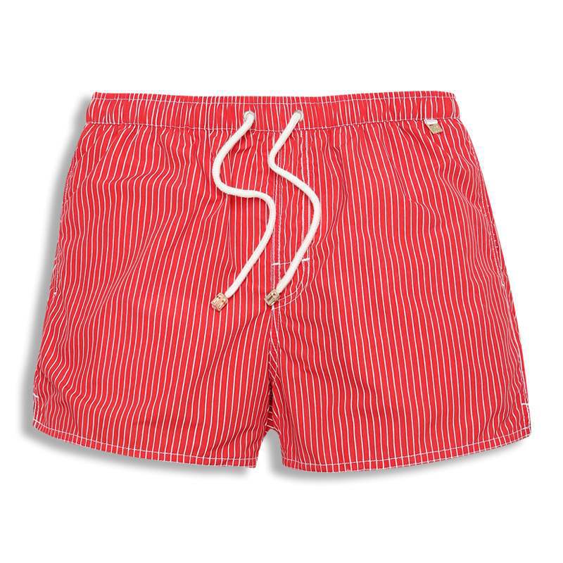 Bermuda Masculina Praia Listrada Piannaro PN012 em ambiente praiano.