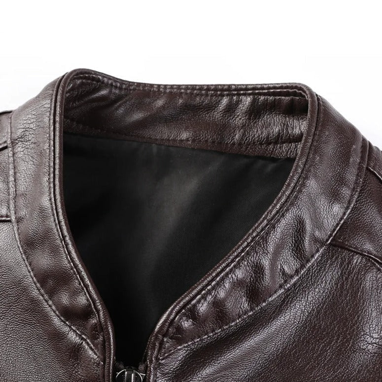 Jaqueta De Couro Masculina Piannaro PN169 em couro genuíno com design clássico e elegante.