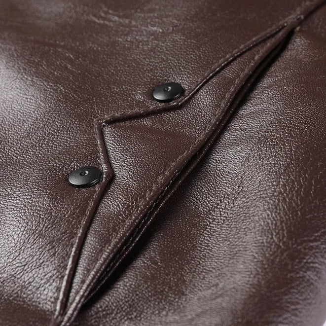 Jaqueta De Couro Masculina Piannaro PN169 em couro genuíno com design clássico e elegante.