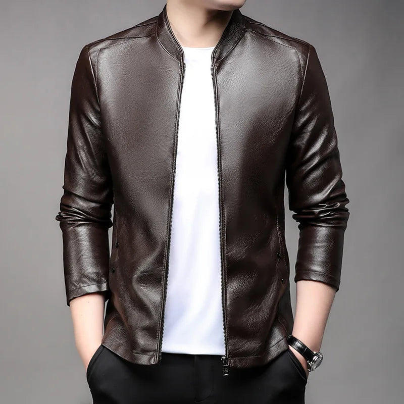 Jaqueta De Couro Masculina Piannaro PN169 em couro genuíno com design clássico e elegante.