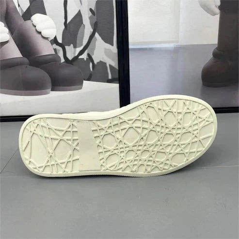 Tênis Masculino Piannaro PN260 em algodão com design moderno.