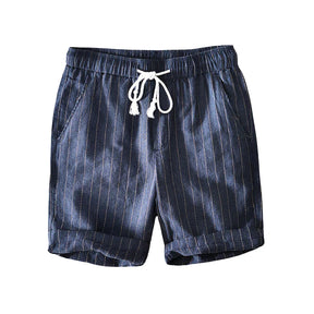 Bermuda Masculina de Linho Listrada Piannaro em fundo branco.