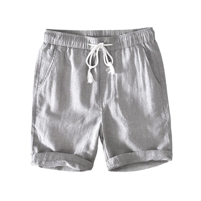 Bermuda Masculina de Linho Listrada Piannaro em fundo branco.