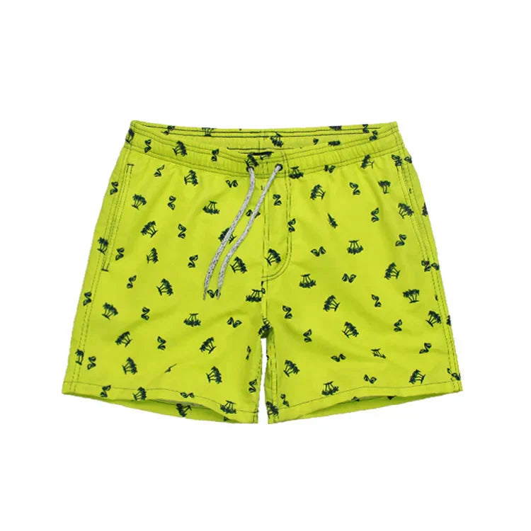 Bermuda Masculina Estampada Piannaro PN013 em ambiente descontraído