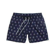 Bermuda Masculina Estampada Piannaro PN013 em ambiente descontraído