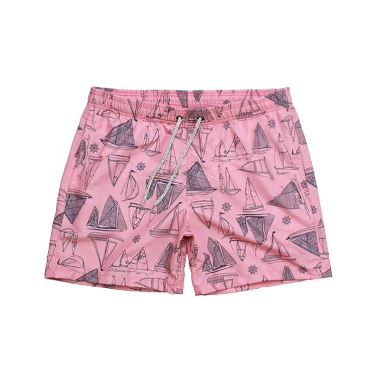 Bermuda Masculina Estampada Piannaro PN013 em ambiente descontraído