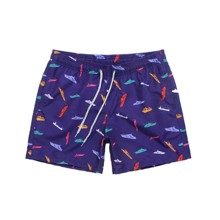 Bermuda Masculina Estampada Piannaro PN013 em ambiente descontraído