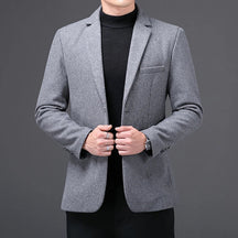 Blazer Masculino Piannaro PN188 em tecido leve e corte moderno.