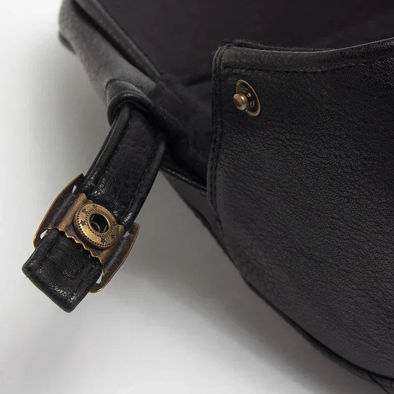 Boina Masculina Inglesa de Couro Piannaro PN375 em couro premium.