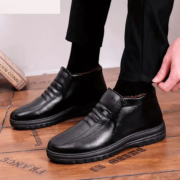 Bota Masculina de Inverno Piannaro PN292 com forro de lã e design elegante.