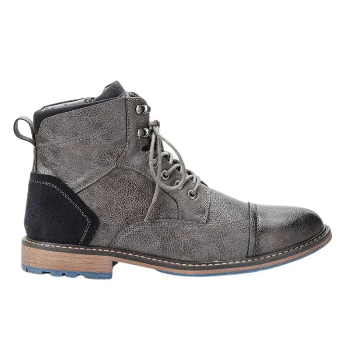 Bota Masculina em Couro Piannaro PN156 com design moderno e confortável.