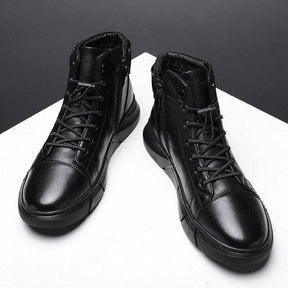 Bota Masculina em Couro Piannaro PN287 em preto, elegante e versátil.