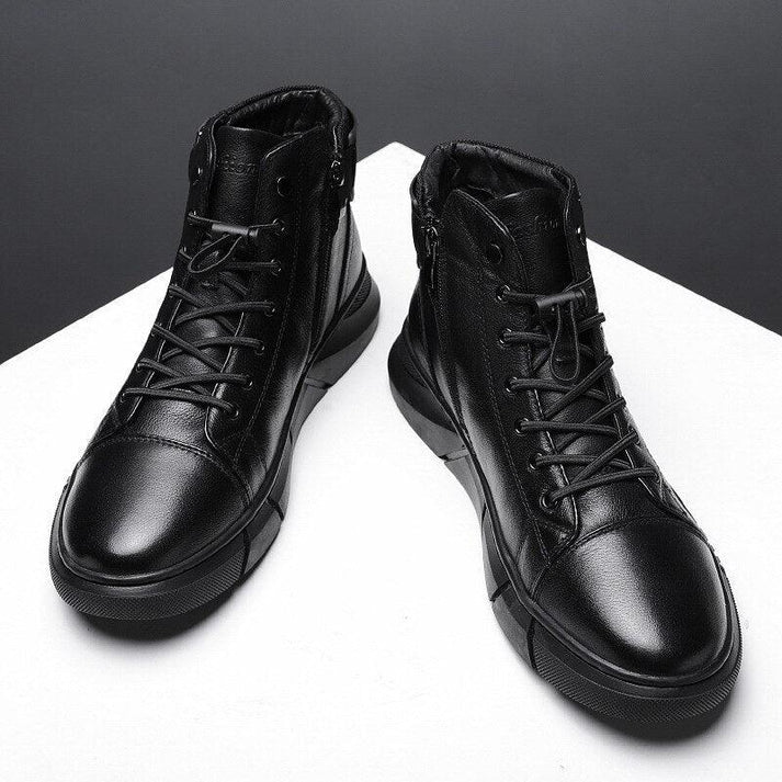 Bota Masculina em Couro Piannaro PN287 em preto, elegante e versátil.