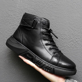 Bota Masculina em Couro Piannaro PN287 em preto, elegante e versátil.