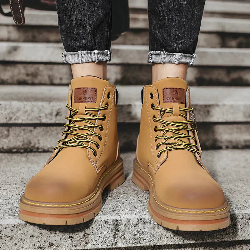 Bota Masculina Piannaro PN155 em design moderno e funcional.