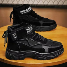 Bota Masculina Piannaro PN157 em couro premium com solado antiderrapante.