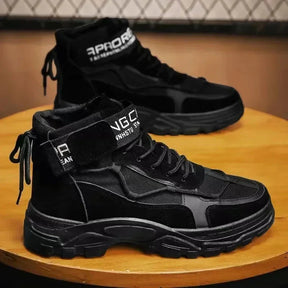 Bota Masculina Piannaro PN157 em couro premium com solado antiderrapante.