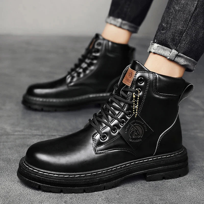 Bota Masculina Piannaro PN155 em design moderno e funcional.