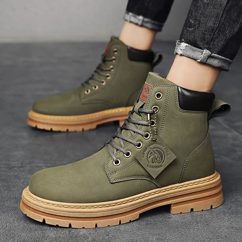 Bota Masculina Piannaro PN155 em design moderno e funcional.