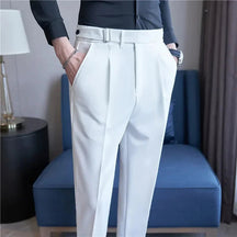 Calça de Alfaiataria Masculina Piannaro PN208 em ambiente elegante.
