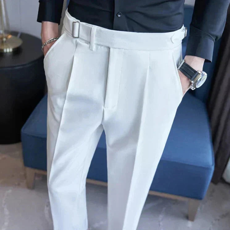 Calça de Alfaiataria Masculina Piannaro PN208 em ambiente elegante.