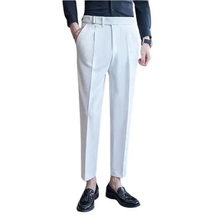Calça de Alfaiataria Masculina Piannaro PN208 em ambiente elegante.