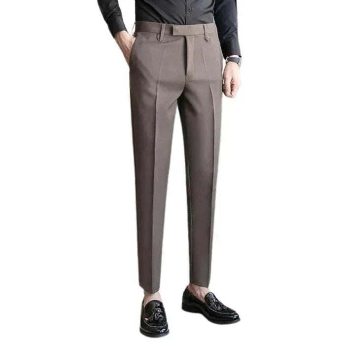 Calça de Alfaiataria Masculina Piannaro PN055 em corte slim fit, ideal para eventos formais.