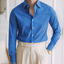 Camisa Social Listrada de Algodão Masculina Piannaro PN054 em fundo neutro