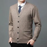 Cardigan Masculino Executivo Piannaro PN387 em lã e poliéster, elegante e confortável.