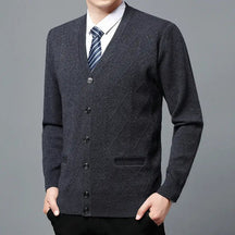 Cardigan Masculino Executivo Piannaro PN387 em lã e poliéster, elegante e confortável.