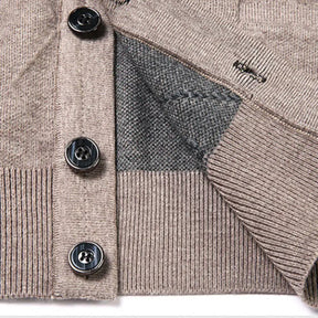 Cardigan Masculino Executivo Piannaro PN387 em lã e poliéster, elegante e confortável.