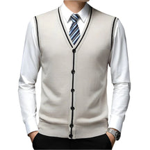 Colete Masculino em Lã Piannaro PN392 com design clássico e botões elegantes.