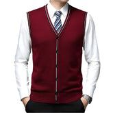 Colete Masculino em Lã Piannaro PN392 com design clássico e botões elegantes.