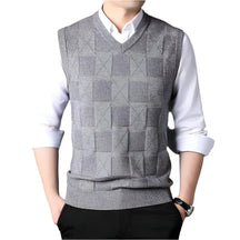 Colete Masculino Tricot Xadrez Piannaro PN399 em tricot premium com padrão xadrez clássico, ideal para eventos casuais e formais.