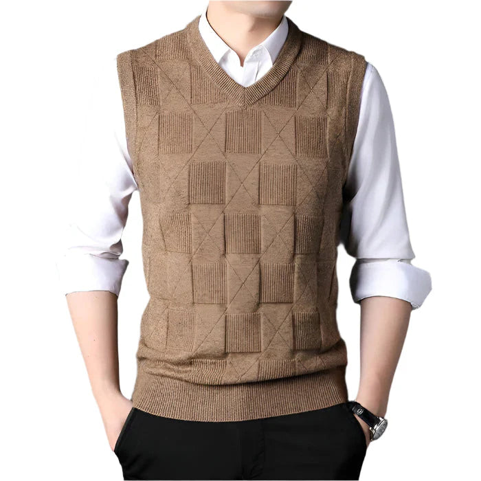 Colete Masculino Tricot Xadrez Piannaro PN399 em tricot premium com padrão xadrez clássico, ideal para eventos casuais e formais.