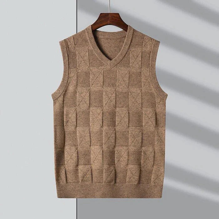 Colete Masculino Tricot Xadrez Piannaro PN399 em tricot premium com padrão xadrez clássico, ideal para eventos casuais e formais.