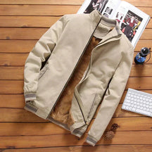 Jaqueta Bomber Casual Masculina Piannaro PN168 em design moderno e confortável.