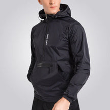 Jaqueta Corta Vento Masculina Piannaro PN139 em ambiente urbano.