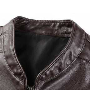 Jaqueta De Couro Masculina Piannaro PN169 em couro genuíno com design clássico e elegante.