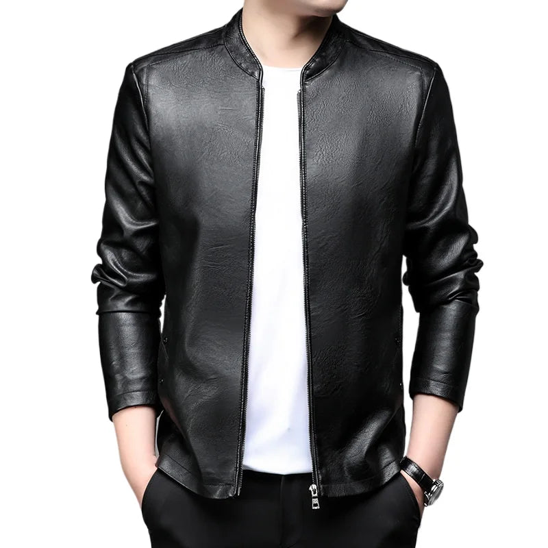 Jaqueta De Couro Masculina Piannaro PN169 em couro genuíno com design clássico e elegante.
