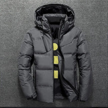 Jaqueta Masculina Puffer Piannaro PN161 em poliéster com forro acolchoado e zíper de alumínio.