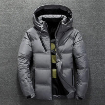 Jaqueta Masculina Puffer Piannaro PN161 em poliéster com forro acolchoado e zíper de alumínio.