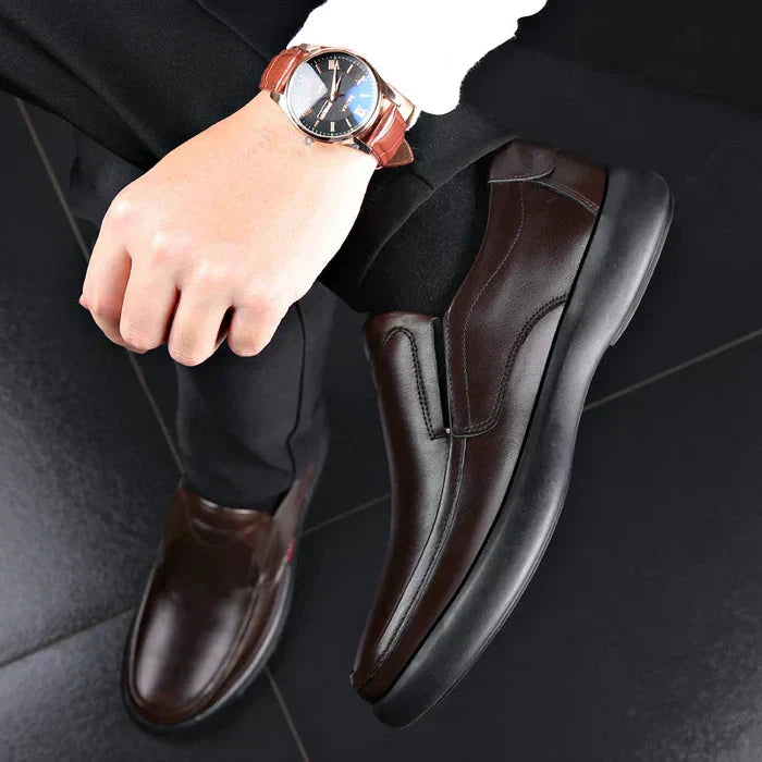 Mocassim Masculino Piannaro PN065 em couro marrom com design clássico.