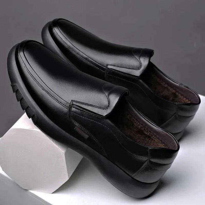 Mocassim Masculino Piannaro PN065 em couro marrom com design clássico.