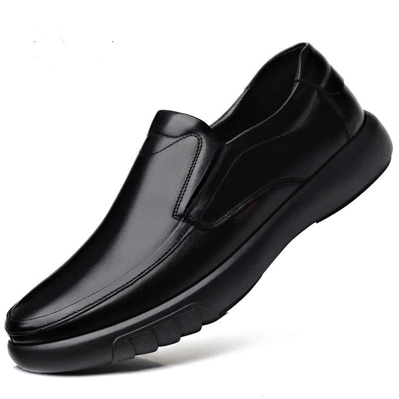 Mocassim Masculino Piannaro PN065 em couro marrom com design clássico.