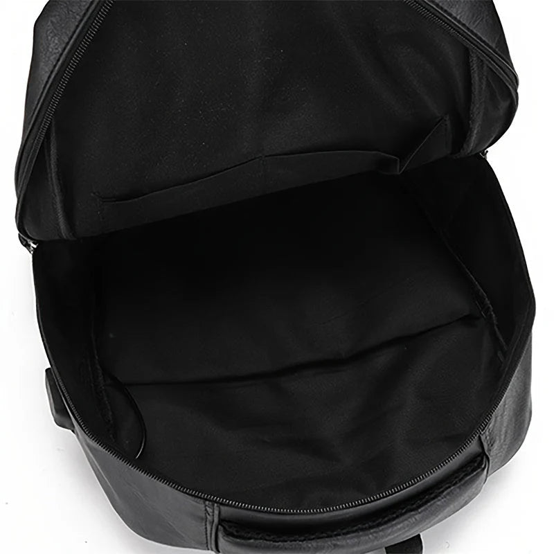 Mochila de Couro Masculina Piannaro PN421 com porta USB e antifurto