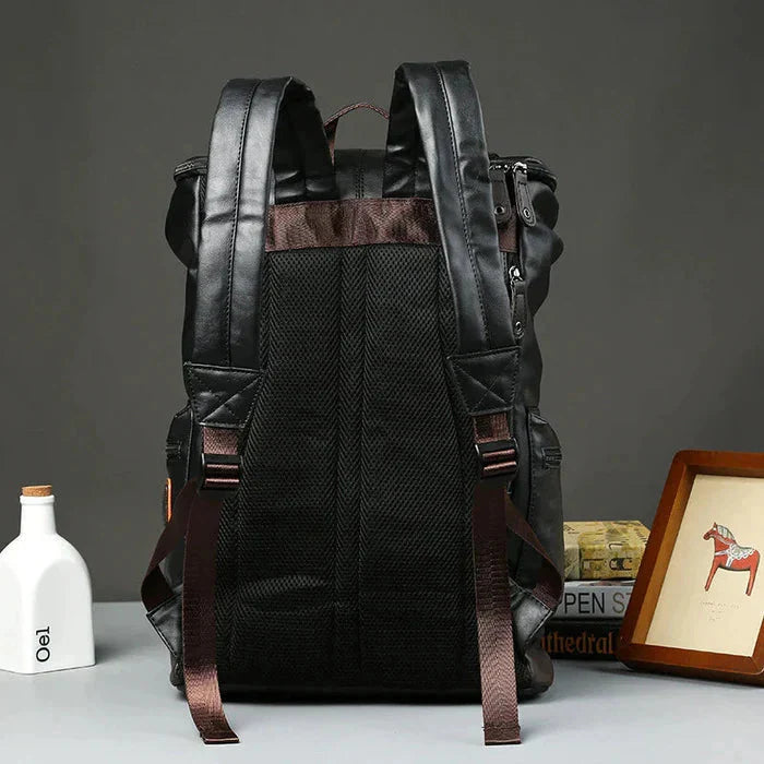 Mochila de Couro Masculina Piannaro PN422 com design elegante e durável