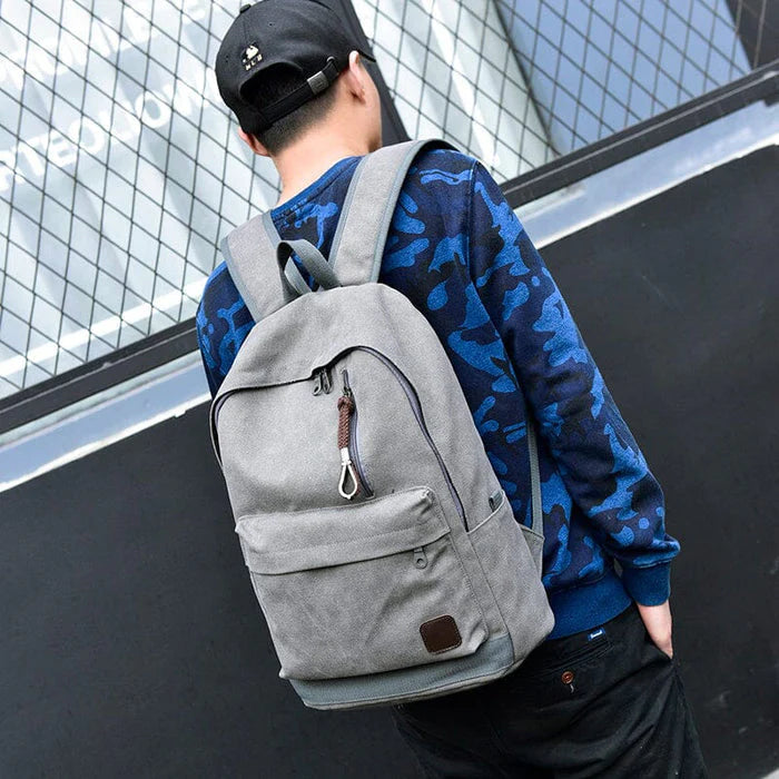 Mochila de Lona Piannaro PN426 com design casual e alças ergonômicas.