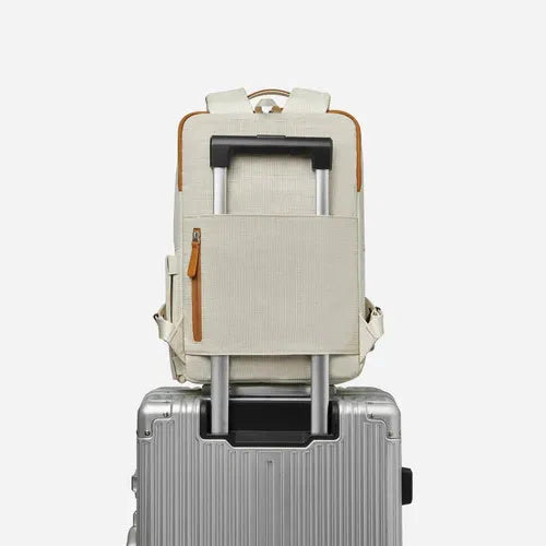 Mochila de Viagem Piannaro PN415 em design sofisticado e funcional.