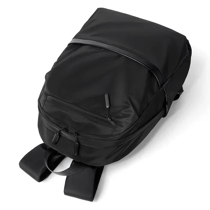 Mochila Executiva Piannaro PN085 para notebook 15", impermeável e elegante.